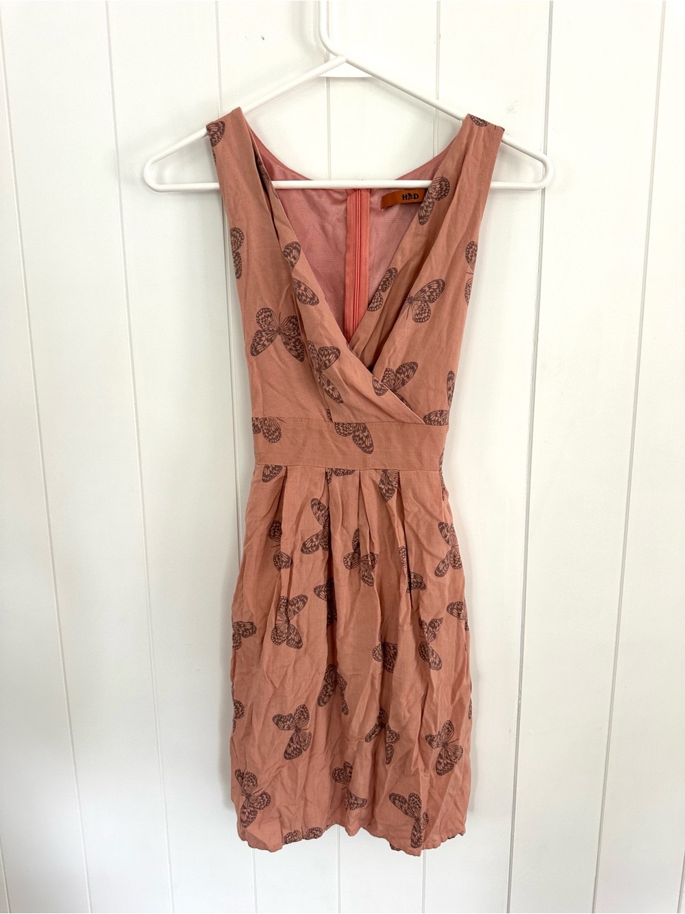 Sleeveless Peach Colored Tie Back Dress With Butterfly Motif